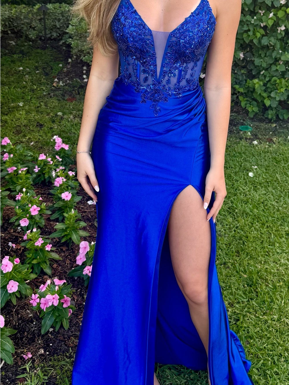 Elegant Royal Blue Evening Gown with Beaded Bodice